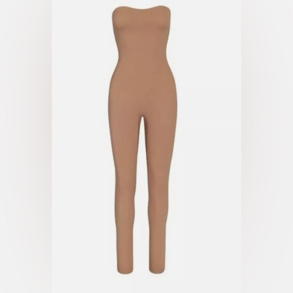 NWT SKIMS Tan Full Body Shapewear with Seamless Design Compression Effect XXS - Picture 4 of 5